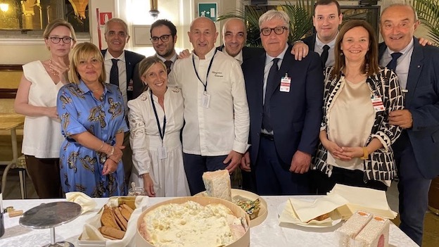 Svolta al ristorante del Senato la cena con prodotti tipici novaresi