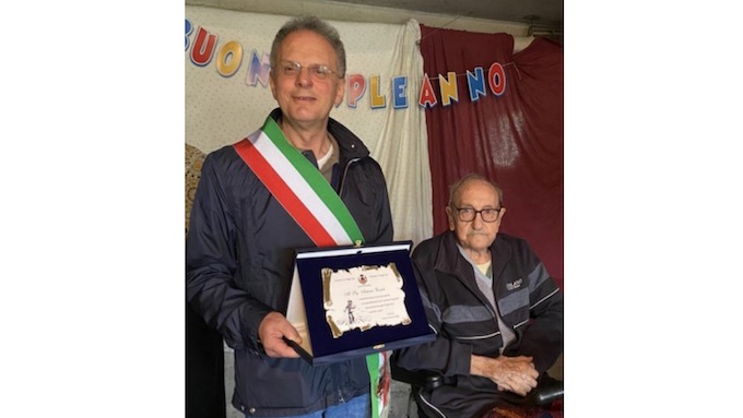 Caltignaga, cento candeline per il signor Antonio