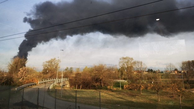 San Pietro Mosezzo, incendio in una fabbrica