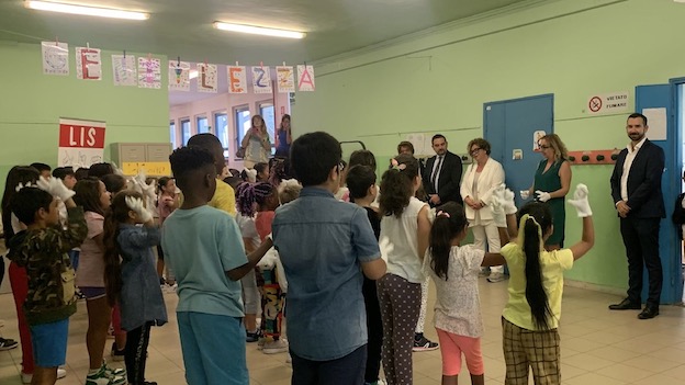 Primo giorno di scuola, visita del sindaco e assessori nelle scuole
