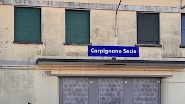 Carpignano Sesia, murate porte della stazione da RFI: commento dell'amministrazione