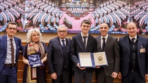 Premiato in Senato giovane inventore di dispositivo per diagnosi precoce Parkinson