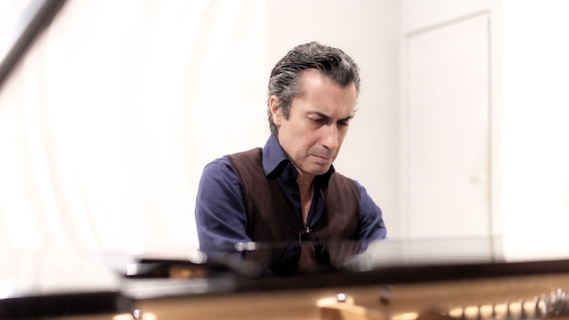"Sinfonie di sensi", a Galliate protagonista Roberto Cominati al pianoforte