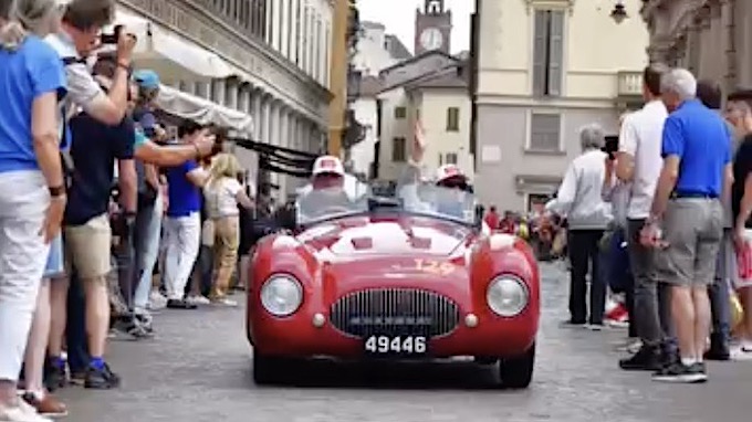 Festa a Novara per il transito della Mille Miglia