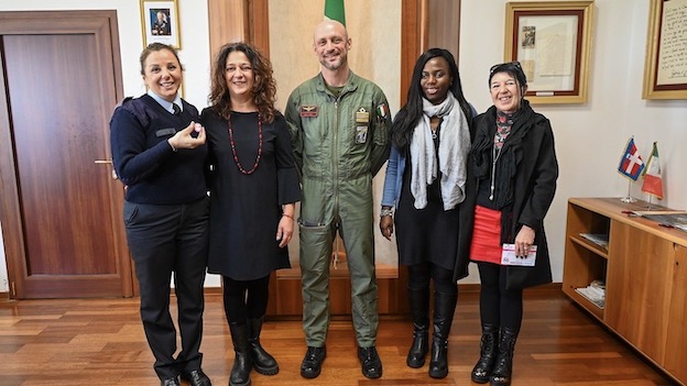 Aeronautica Militare, donazione a Liberazione e Speranza contro violenza sulle donne
