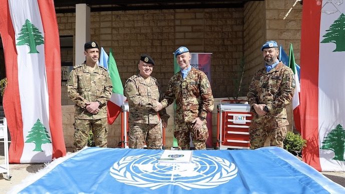 UNIFIL, gli Alpini della Taurinense hanno donato arredi ospedalieri in Libano