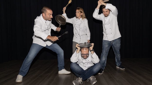 Teatro di Pernate, "Uno di troppo" (già sold out) chiude la rassegna teatrale
