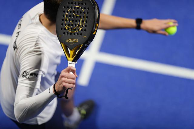 Torneo di paddle benefico a favore di Aism Novara