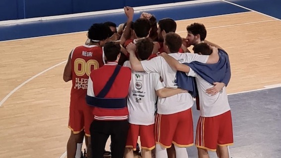 L'Oleggio Magic Basket si aggiudica il derby con il College Borgomanero