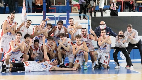 Oleggio Magic Basket: vittoria contro Imola e testa della classifica