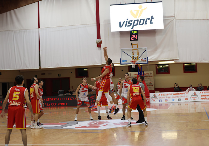 Basket: gli Squali dell’Oleggio a testa alta contro Legnano Knights 