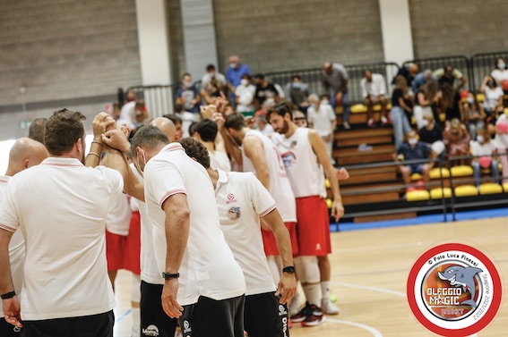 Oleggio Magic Basket, vittoria a Livorno