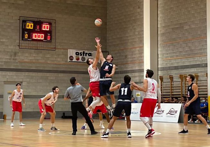 Oleggio Magic Basket batte Sangiorgio alla Supercoppa 2021 Old Wild West 