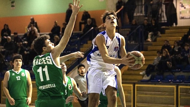 Basket, College Novara vince il derby delle risaie contro Vercelli