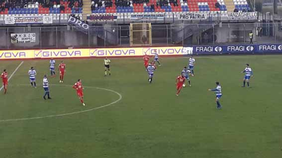 Il Novara vince con merito a Busto Arsizio. Foto