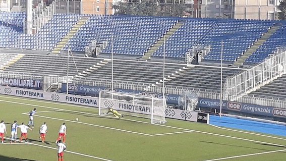Il Novara vince in Coppa Italia: gol capolavoro di Schiavi