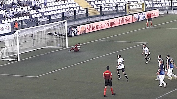 Bunino ed un rigore fanno felice la Pro. Fotogallery