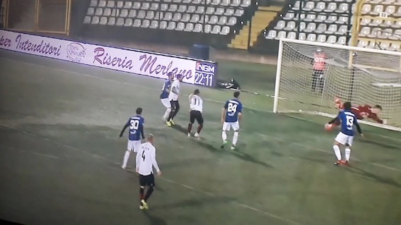 Pro Vercelli sontuosa: 3-0 alla capolista