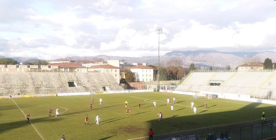 Il Novara vince dopo oltre 100 giorni: 4-1 a Lucca. Fotogallery