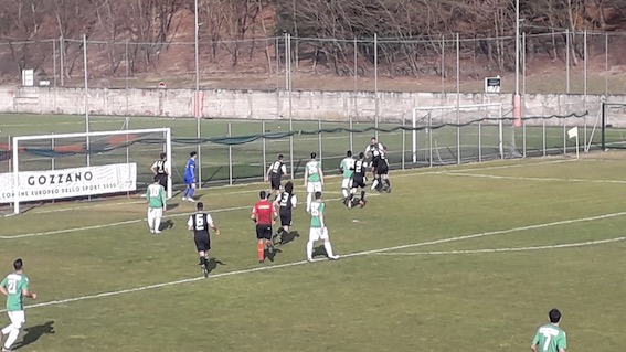 Crolla il Gozzano, aggancio Castellanzese