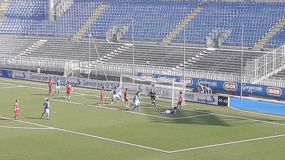 Il Novara vince con il Grosseto e ora "vede" anche i play-off. Foto