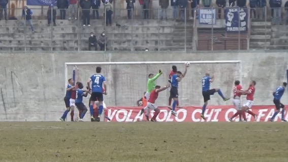 Serie D, protesta il Città di Varese dopo la sconfitta con il Novara Fc: "Battuto da una schiacciata da pallavolista"