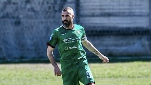 Calcio, si dividono le strade fra la NovaRomentin e il capitano Alessandro Longhi