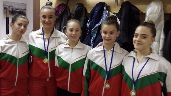Asd Ginnastica Twirling Oleggio, la stagione agonistica della ritmica iniziata con medaglie. Foto