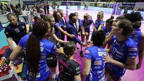 Igor Volley, sconfitta a Monza: sarà decisiva gara 3