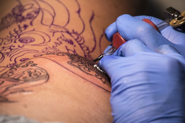 Corso sulla prevenzione dei rischi dei tatuaggi