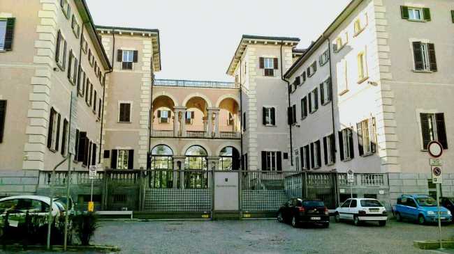 Atti sessuali con la figlia della compagna, condannato a 6 anni e 8 mesi