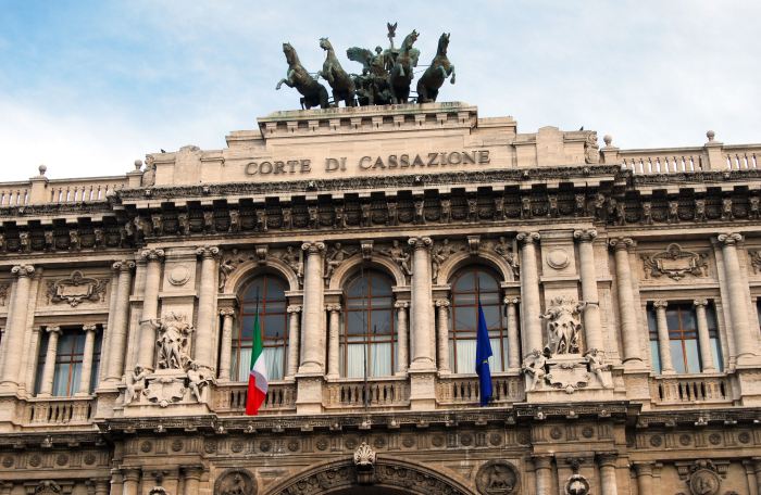 Concorrenza sleale tra farmacisti, la Cassazione annulla la condanna: processo da rifare