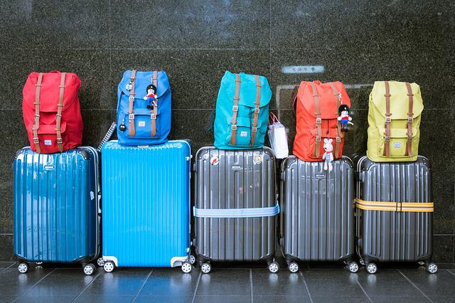 Poste Italiane: i novaresi in vacanza liberi dai bagagli con poste delivery web