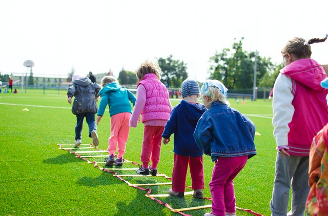 Allungare l'orario delle scuole dell'infanzia per aiutare le famiglie: la Regione stanzia 12 milioni di euro