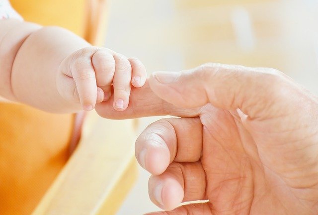 Asl Novara attiva S.O.S. Mamme: sostegno alle neo mamme che hanno partorito a Borgomanero