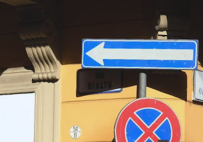 Armeno, la polizia richiama al rispetto dei sensi unici