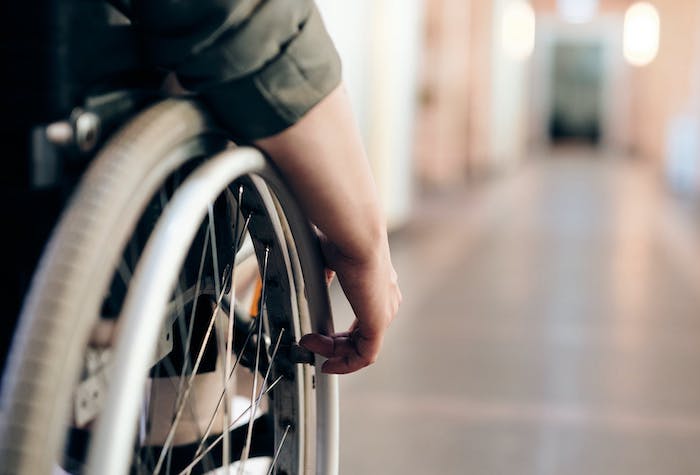 Buono regionale da 600 euro per anziani e disabili, le domande online