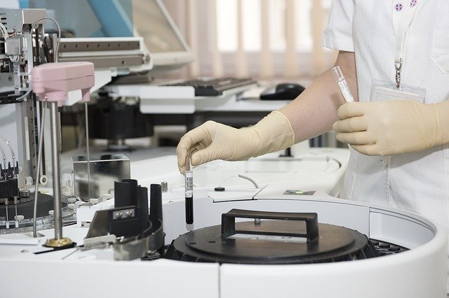 Meno vincoli per i laboratori privati di analisi diagnostiche