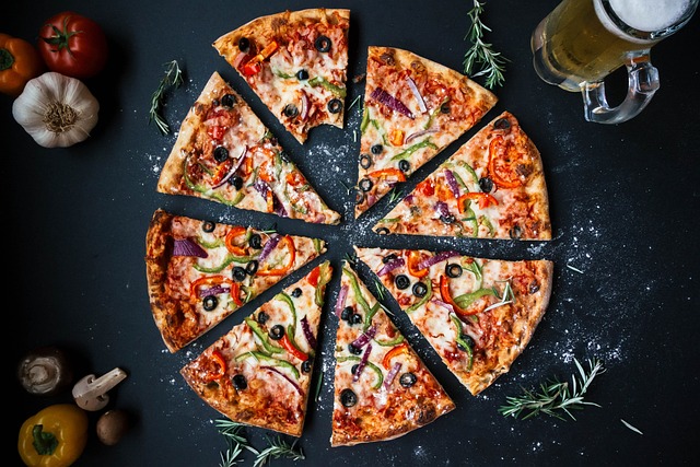 Orta: un giro pizza al buio, organizzano Canottieri e associazione ipovedenti