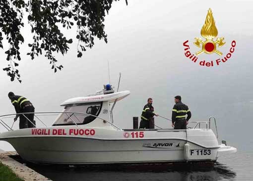Ancora senza esito le ricerche del sub disperso a Pettenasco. Foto