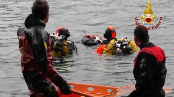 Pettenasco, recuperato dai vigili del fuoco il corpo del sub biellese