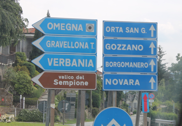 Asfalti sulla statale del Lago d'Orta, sensi unici alternati fino a metà settembre 