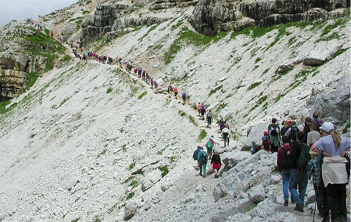 Fase 2, la montagna come parco giochi? Il commento di Uncem: “Non è green zone per lo sfogo urbano”
