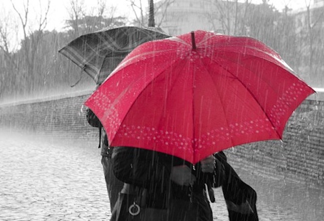 Meteo: arriva la pioggia. 8 gradi in meno da lunedì