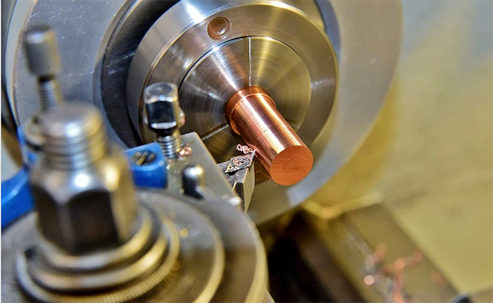 Fase 2, un riavvio a piccoli passi. Produzione industriale nazionale in calo del 50%