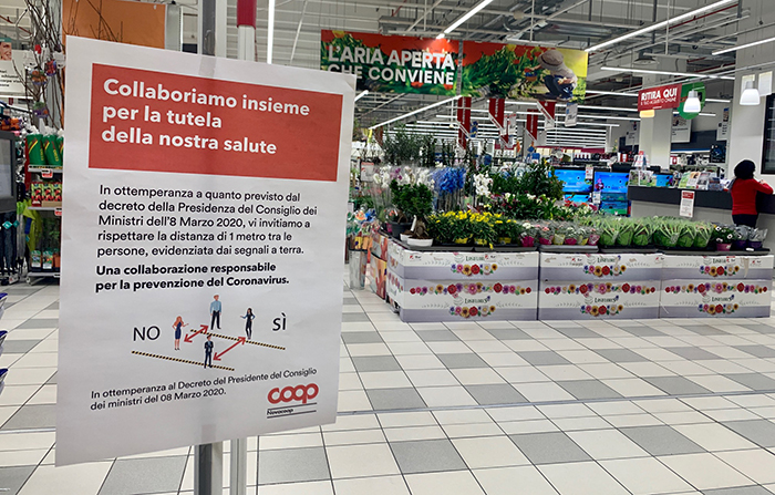 Nova Coop ferma i banchi assistiti di gastronomia, pescheria, macelleria e chiude alle 19: "Tutela di clienti e dei lavoratori"