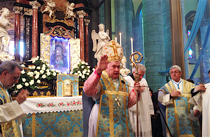 Coronavirus: preghiera di supplica del vescovo alla Madonna del Sangue di Re 