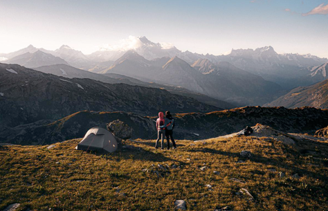 Home to Rosa, trekking tra i più impegnativi delle Alpi: 170km e 14.000 m. di dislivello. Arrivo a Macugnaga