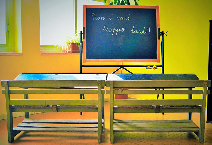 “Banchi in legno per le scuole italiane”, la proposta di Renzo Piano sostenuta da Uncem