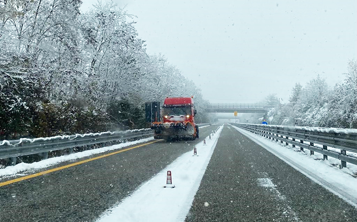 Autostrade bloccate dalla neve, dai tir o dall'inefficienza. Bussone (Uncem): "Rimborsi subito"